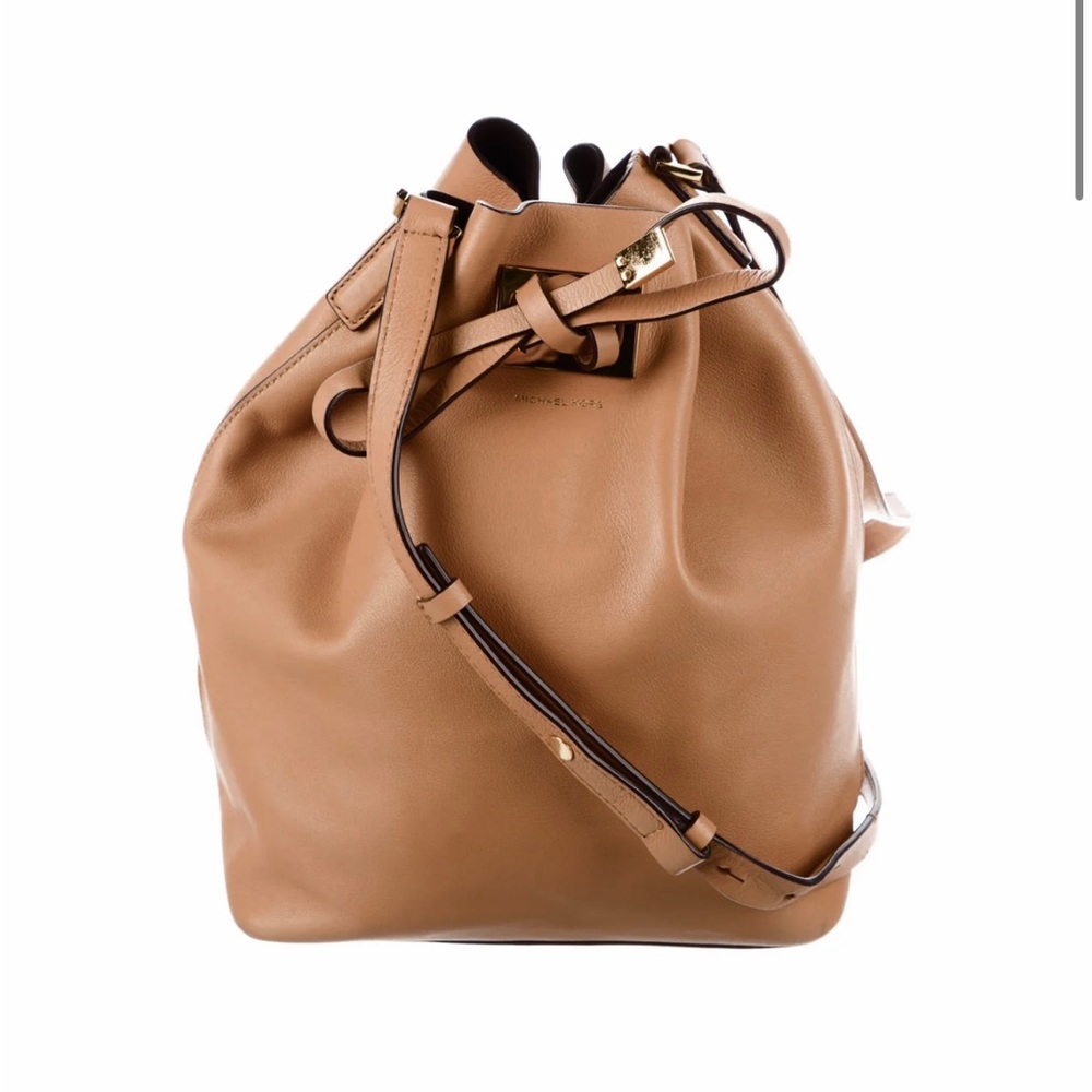 Michael Kors Bucket Crossbody